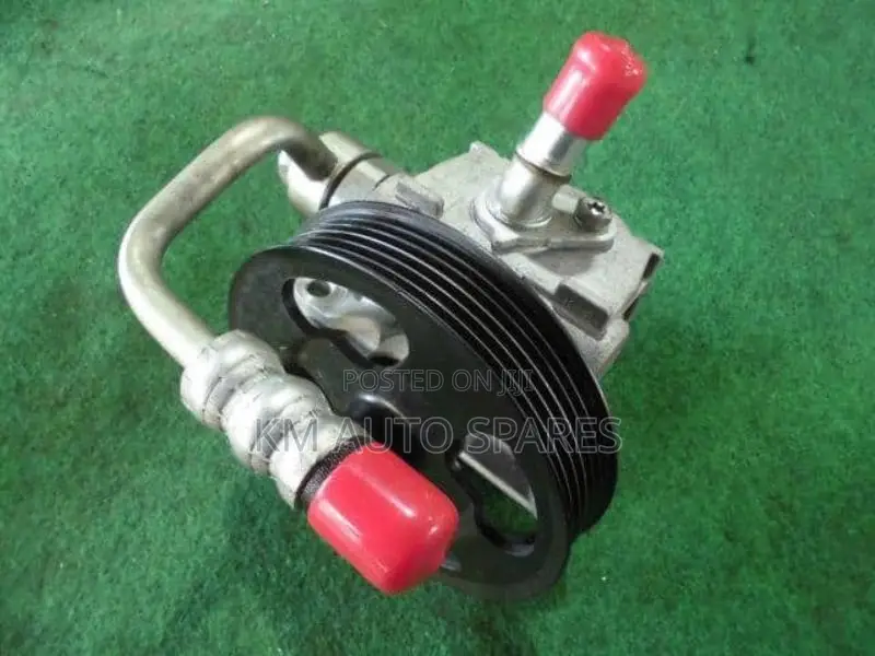 Mazda F8 Power Steering Pump for Bongo, Nissan Vanette.