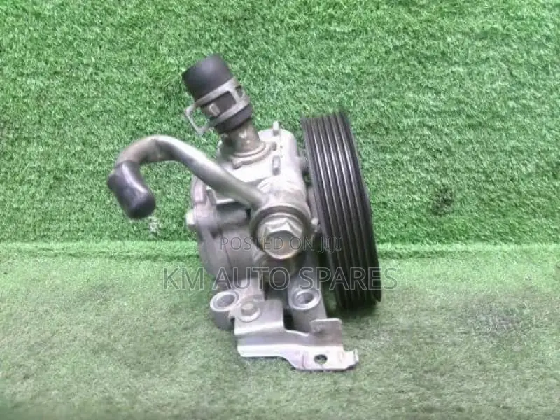 Mazda F8 Power Steering Pump for Bongo, Nissan Vanette.