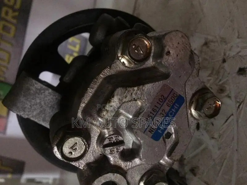 Mazda L8 Power Steering Pump For Bongo, Nissan Vanette.