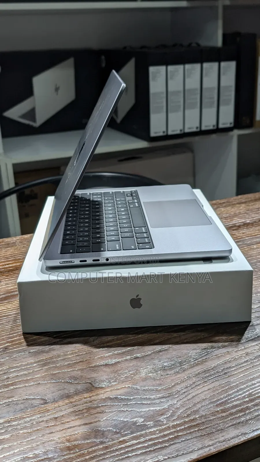 New Laptop Apple MacBook Pro 16GB Apple M3 SSD 1T