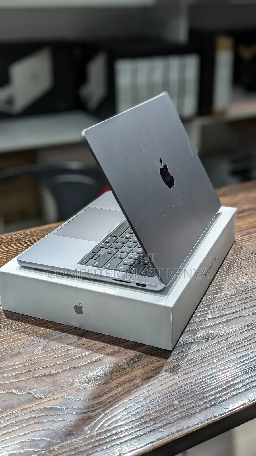 New Laptop Apple MacBook Pro 16GB Apple M3 SSD 1T