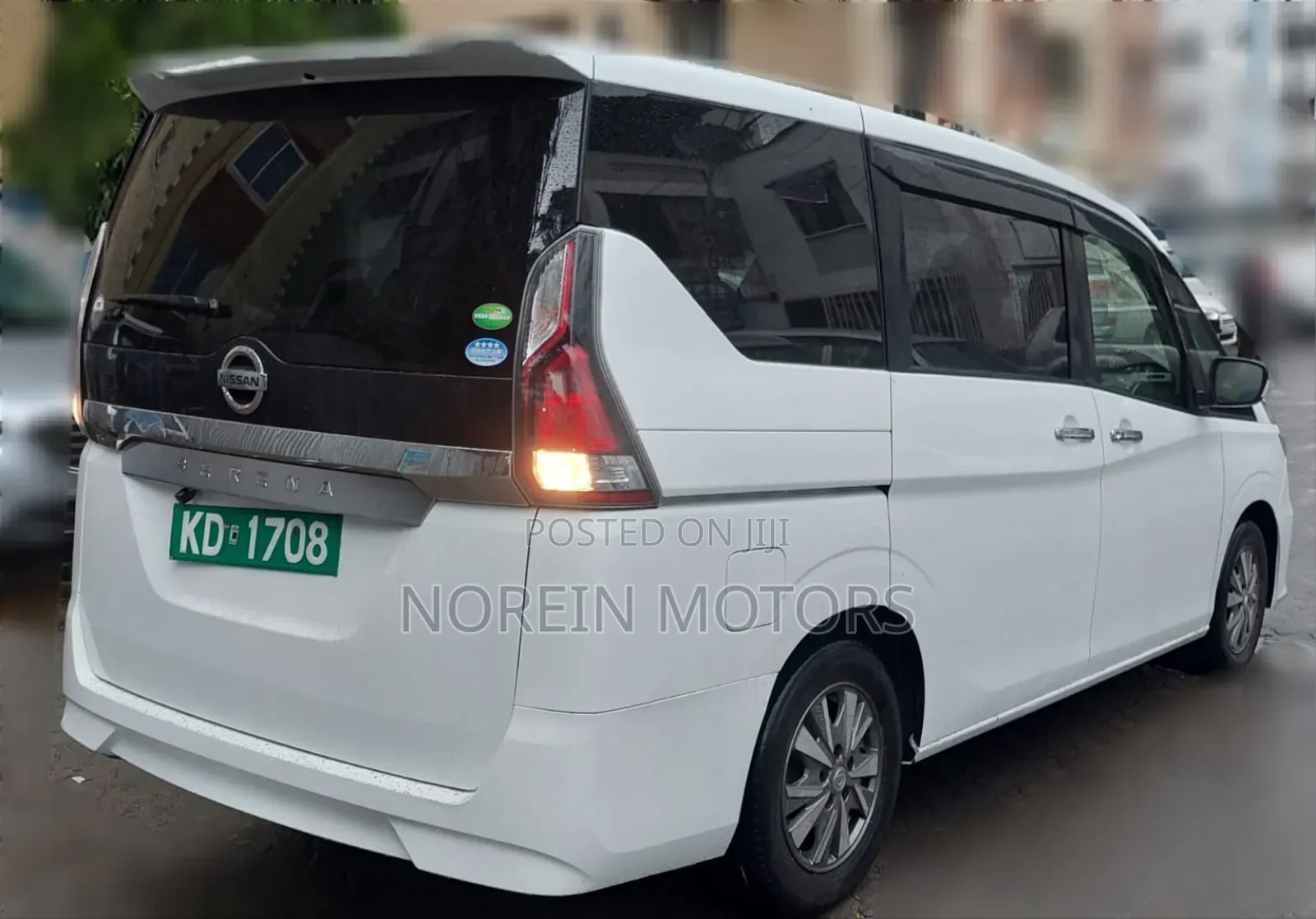 Nissan Serena 2017 White