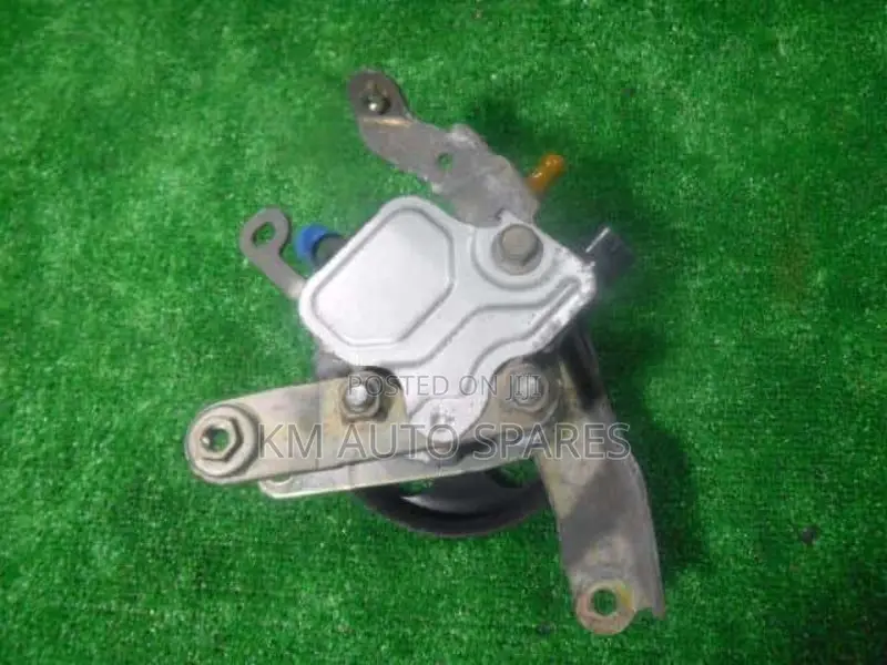 Toyota 2nz Power Steering Pump for Vitz, Belta, Platz.