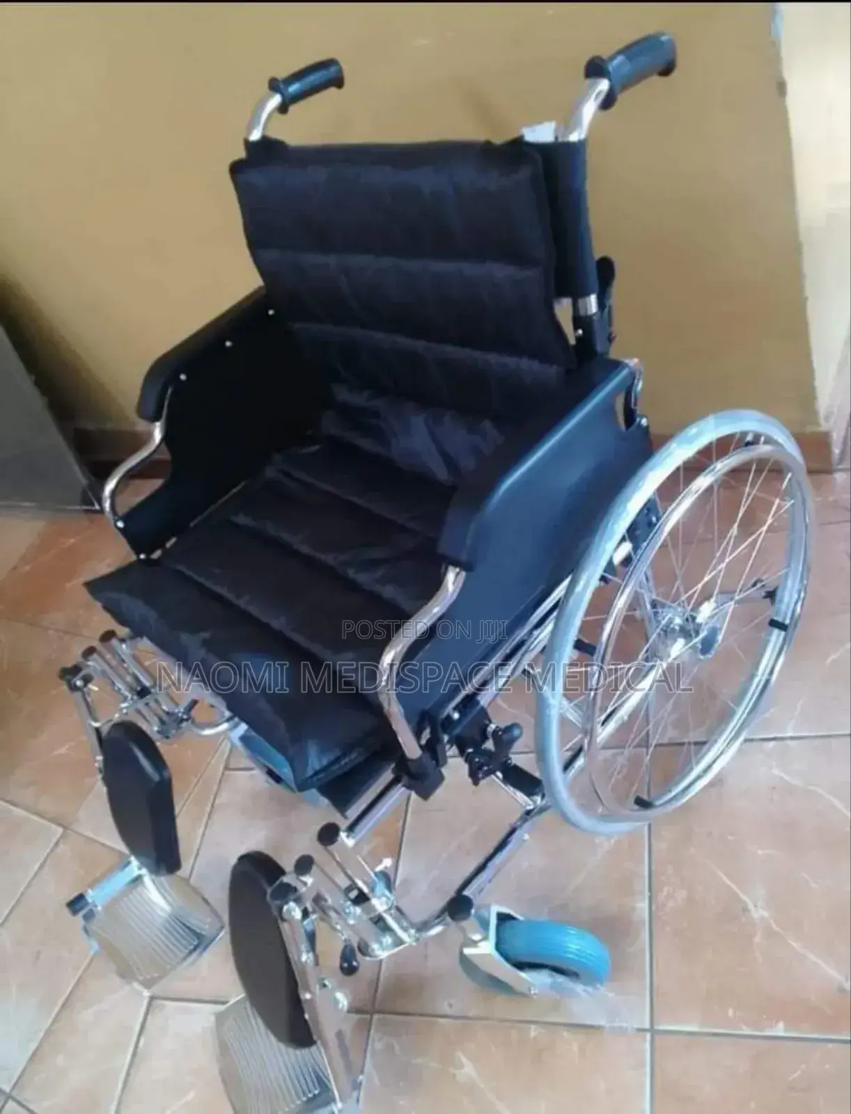 Heavy Duty/ Extra Wide Wheelchair
