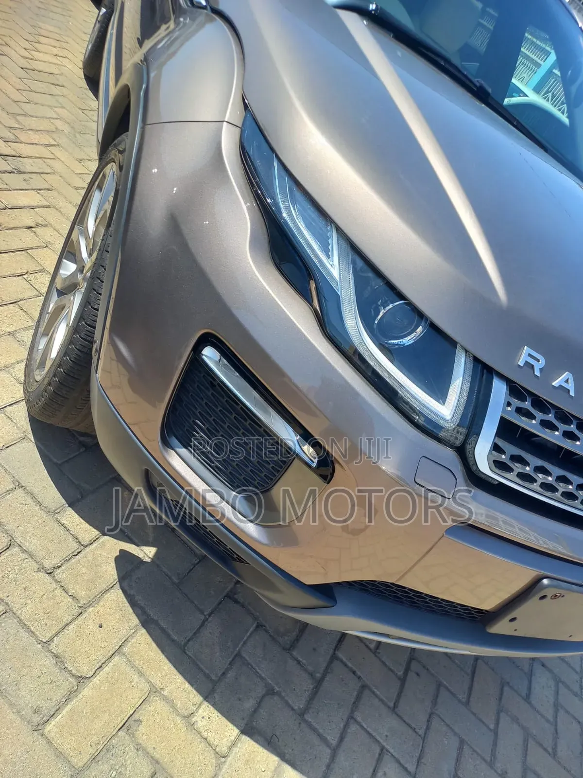 Land Rover Range Rover Evoque HSE 4x4 5-Door 2017 Brown