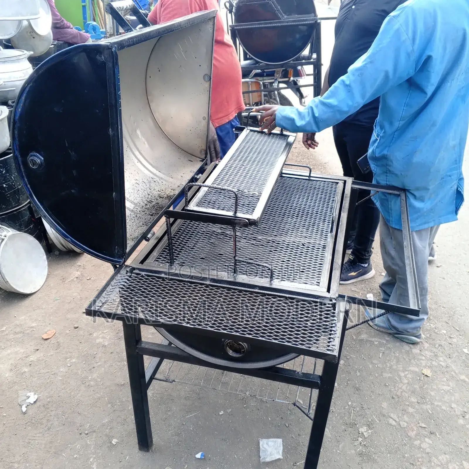 Unique Modernized Charcoal Grill
