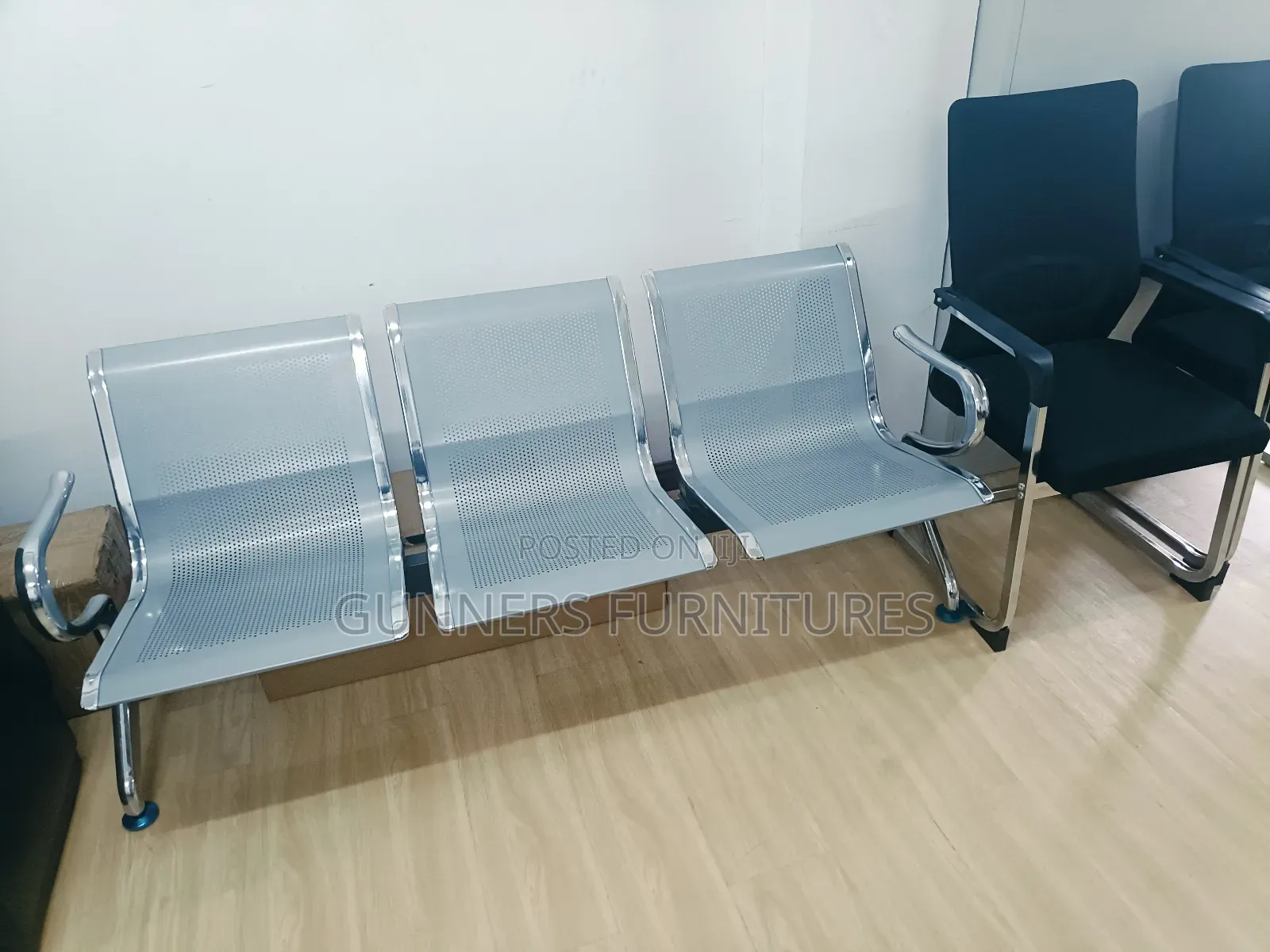 Unpadded Link Chair