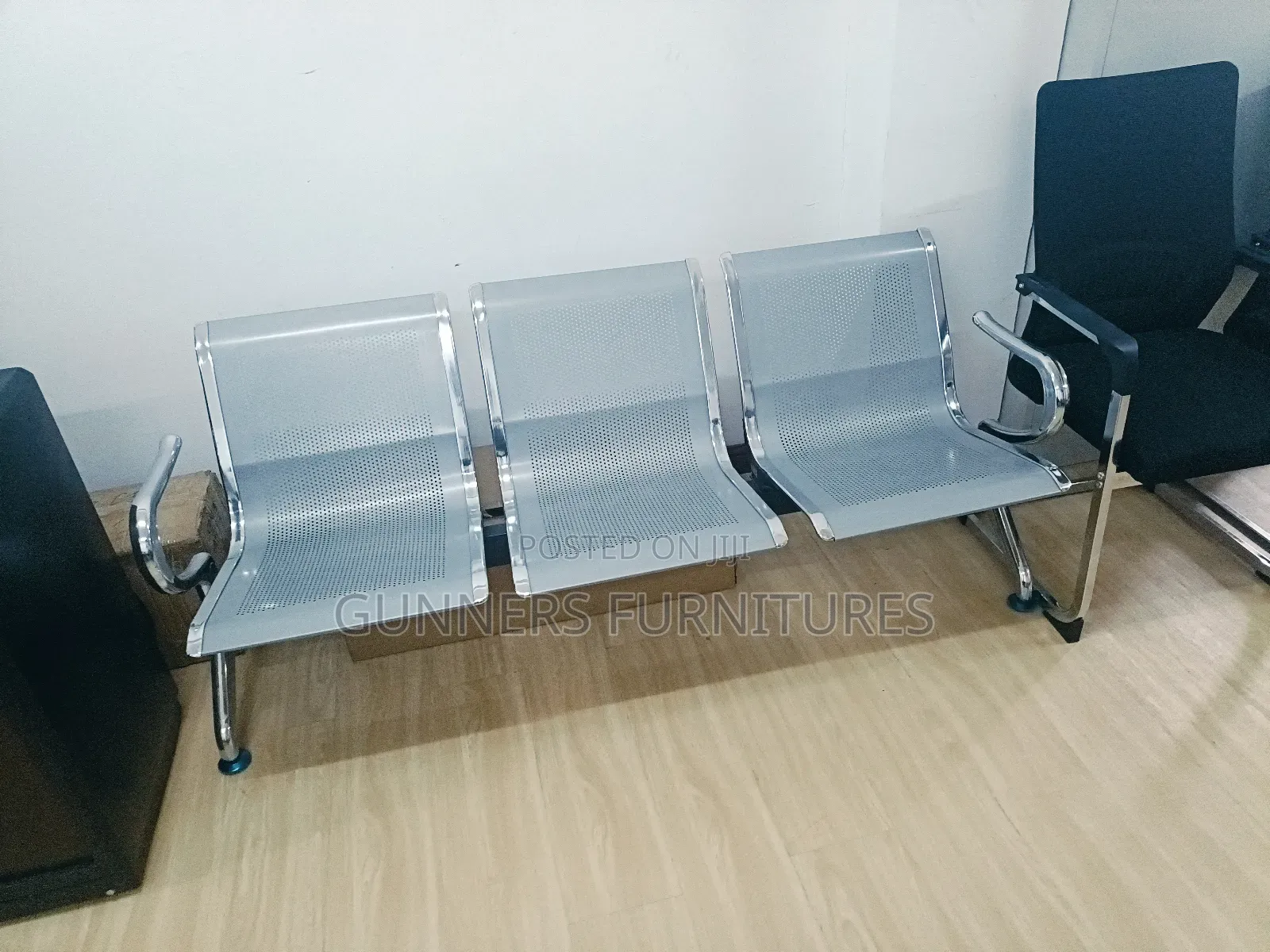 Unpadded Link Chair
