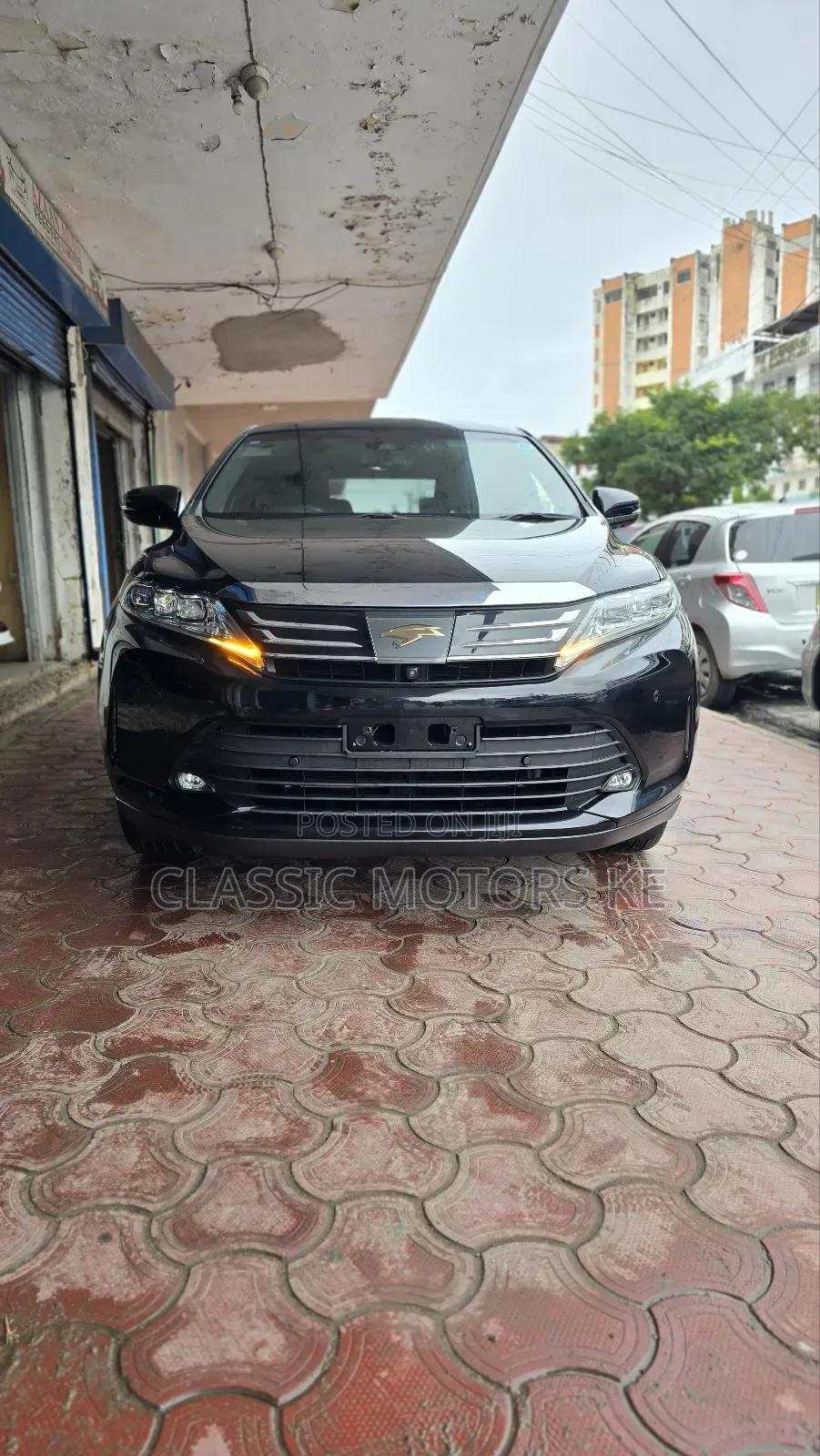 Toyota Harrier 2.0 4WD 2018 Black