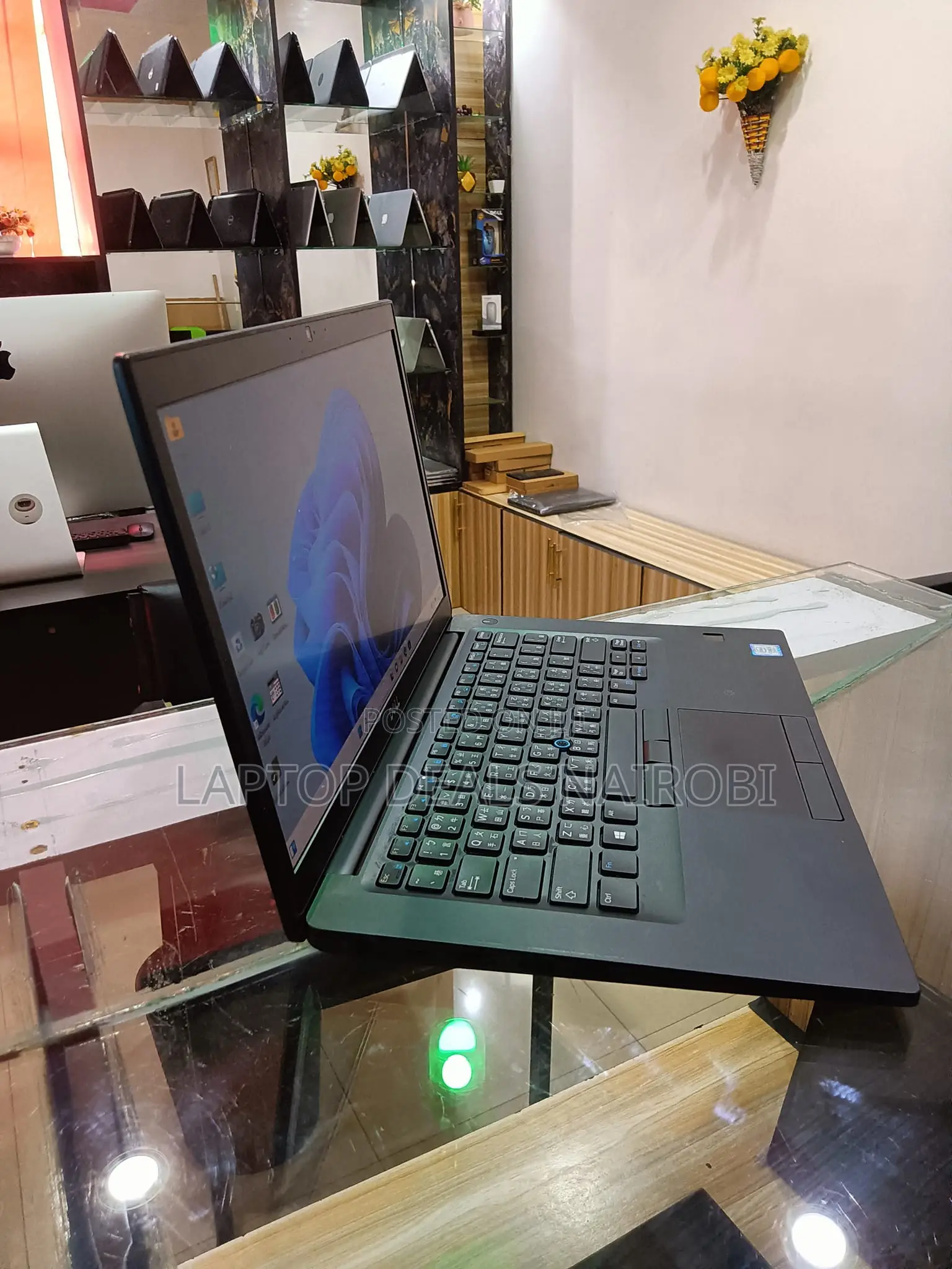 Laptop Dell Latitude 9440 8GB Intel Core I5 SSD 256GB