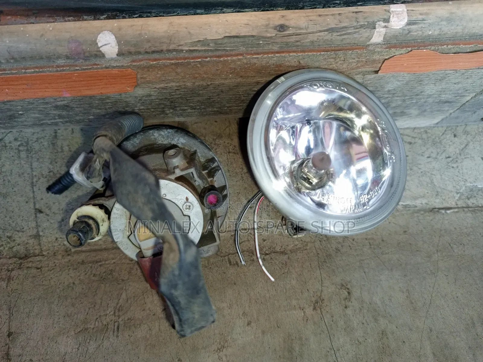 Allion Old Model Foglights Complete With Bulbs
