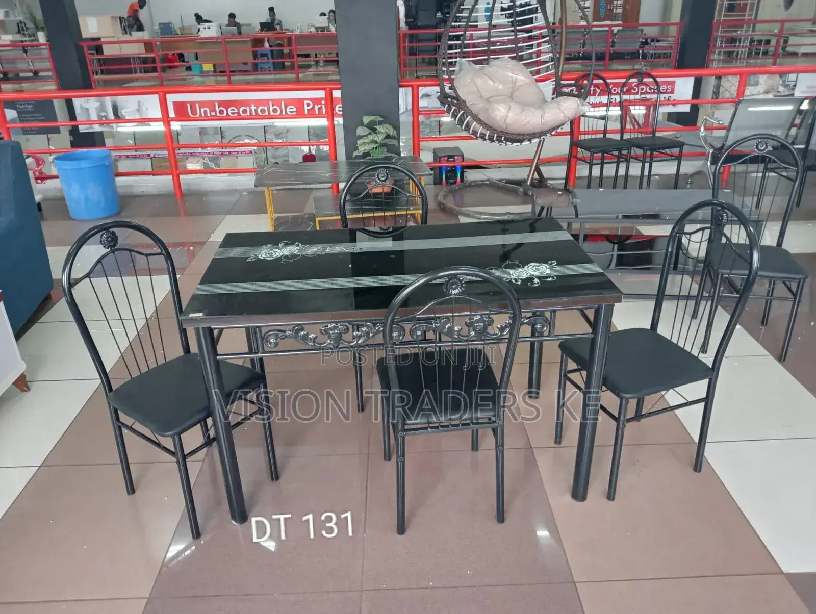 Classic 4 Sitter Dinning Table, Dining Table