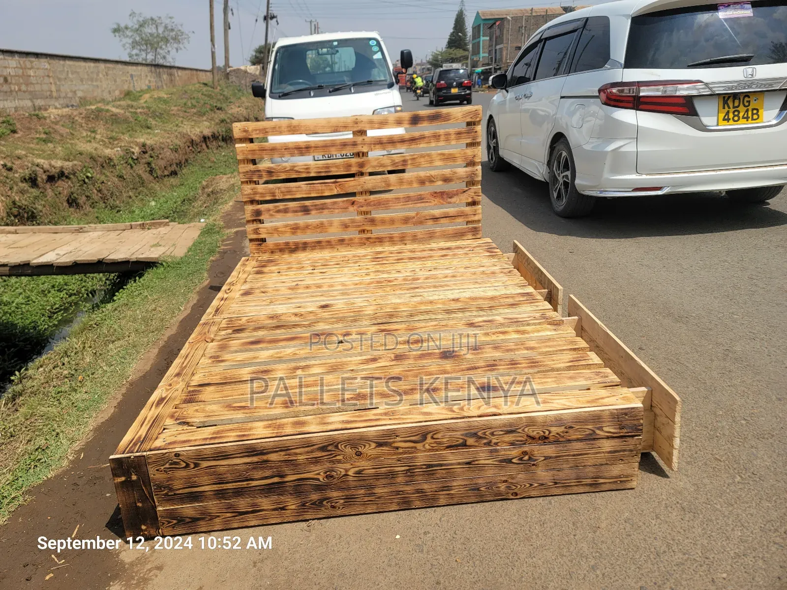 Pallets Bed With Drawers in 5x6 Size