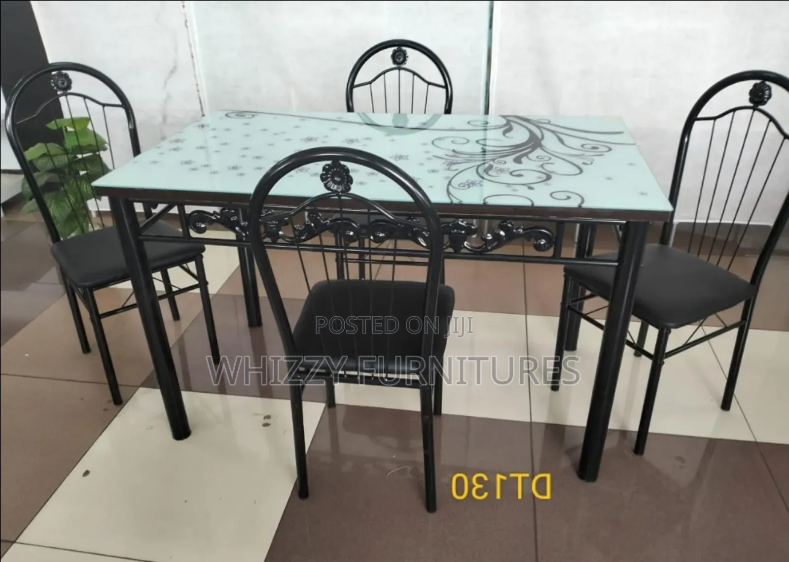 Four Seater Dinning Table