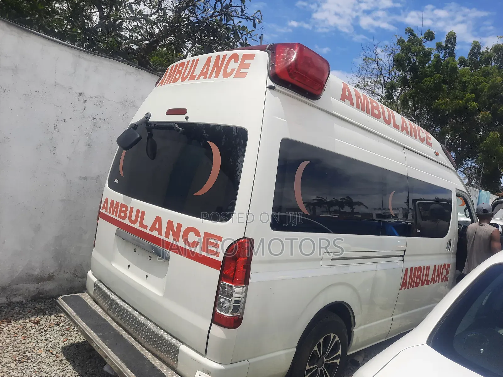 Toyota HiAce 2017 White