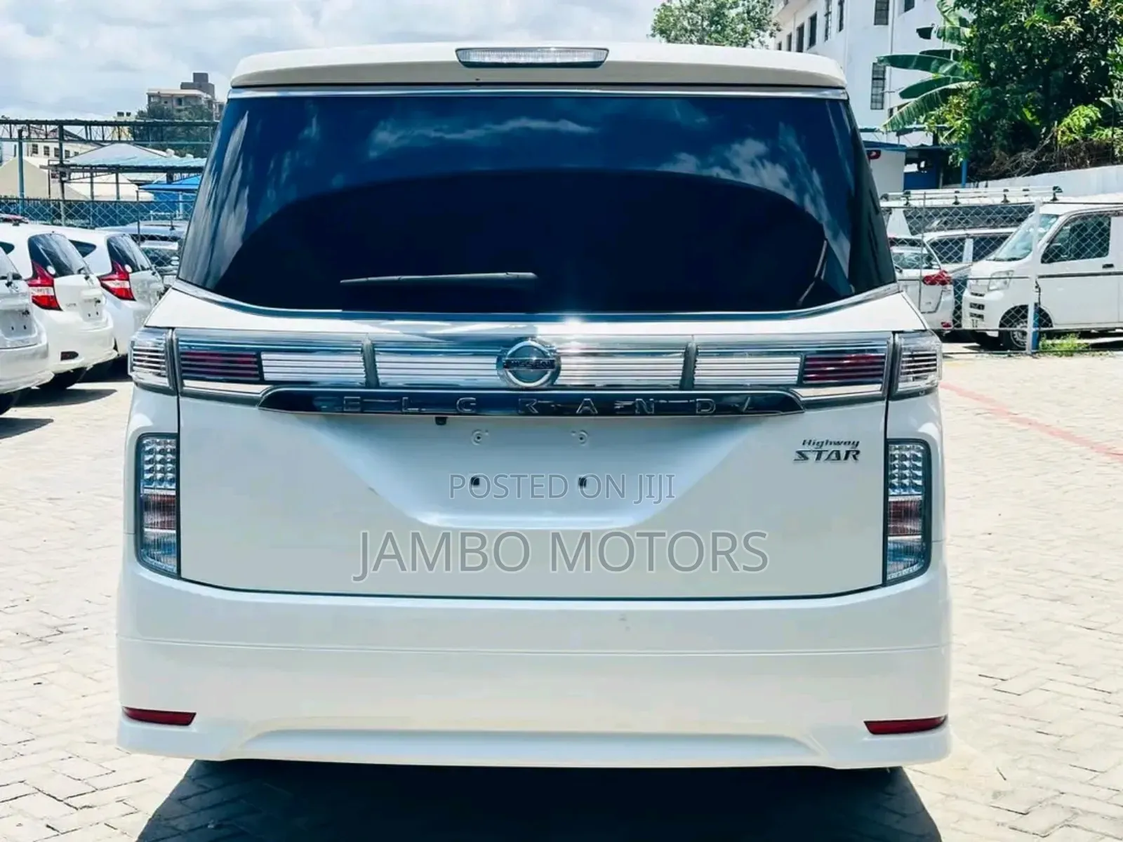 Nissan Elgrand 2018 White