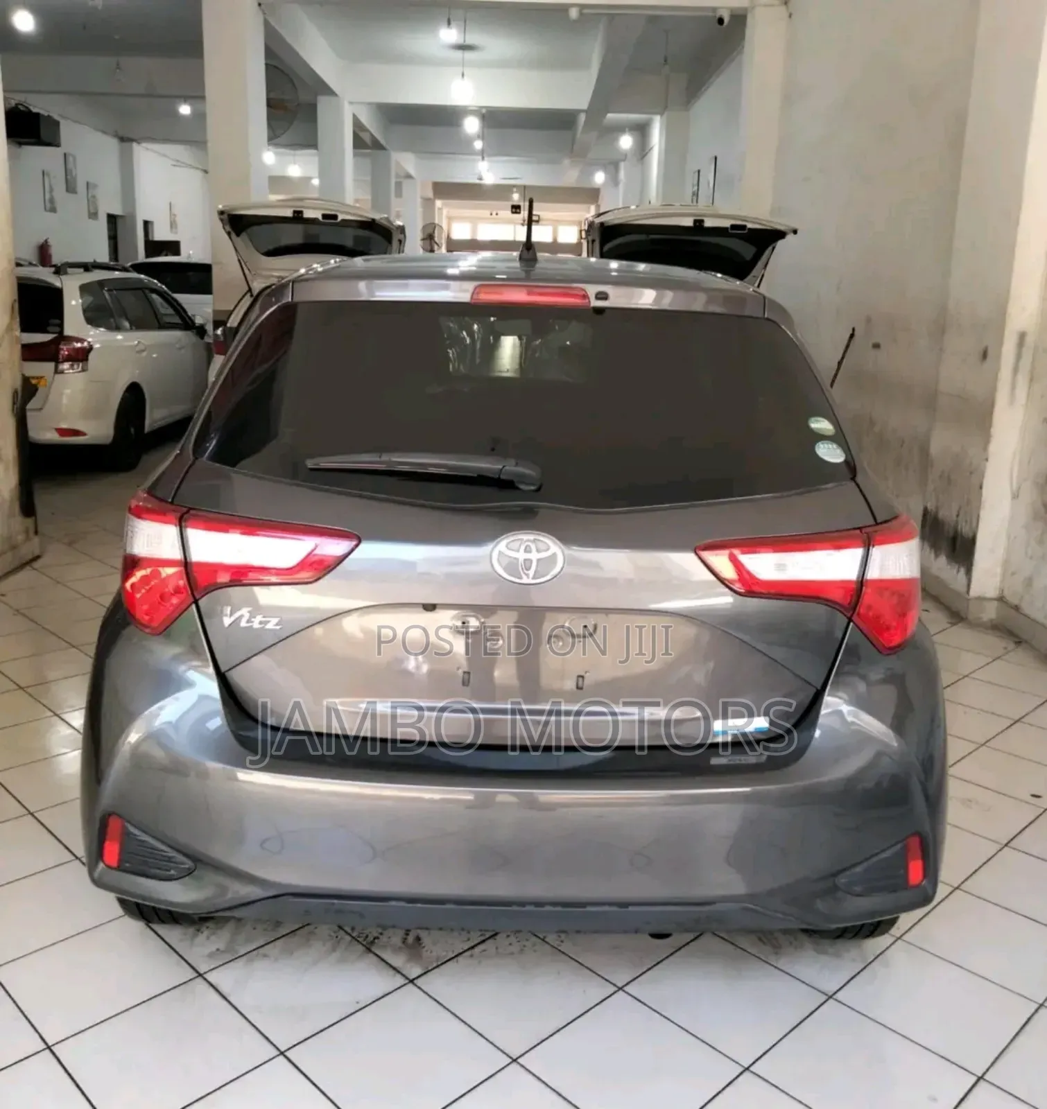 Toyota Vitz 1.3 FWD 5dr 2018 Gray