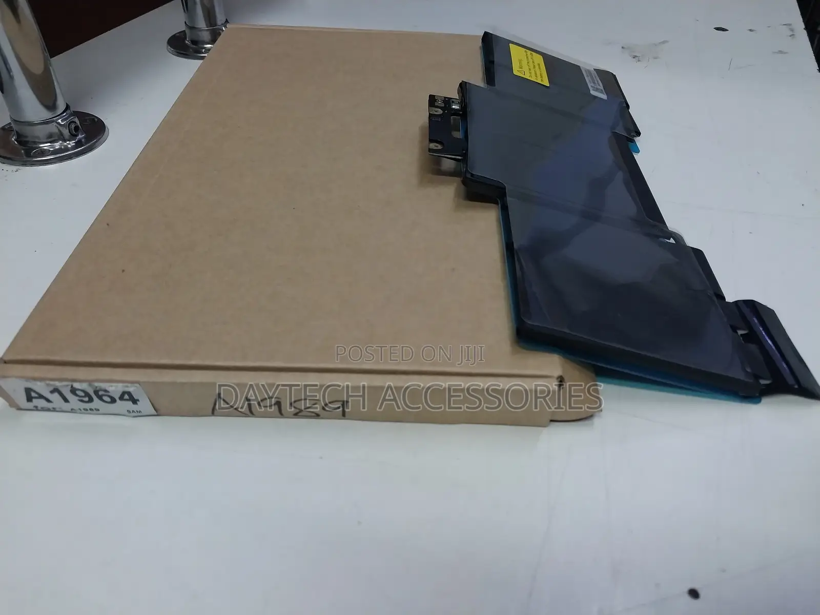 A1989 Battery Replacement, A1964 Battery for Macbook Pro 13"