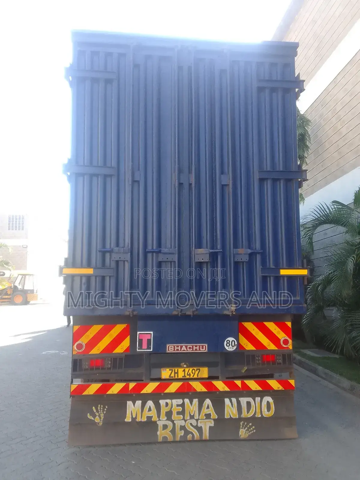 Box Body Trailer at Hand for Logistic Jobs
