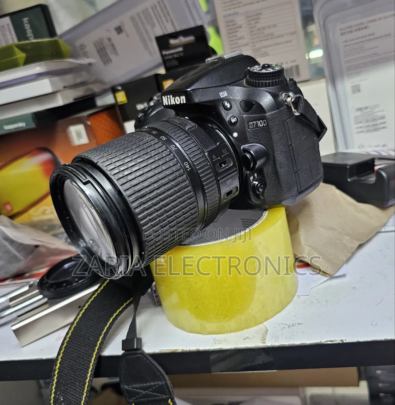 Nikon D7100 Camera With 18-140mm Lens And Silicone Cover
