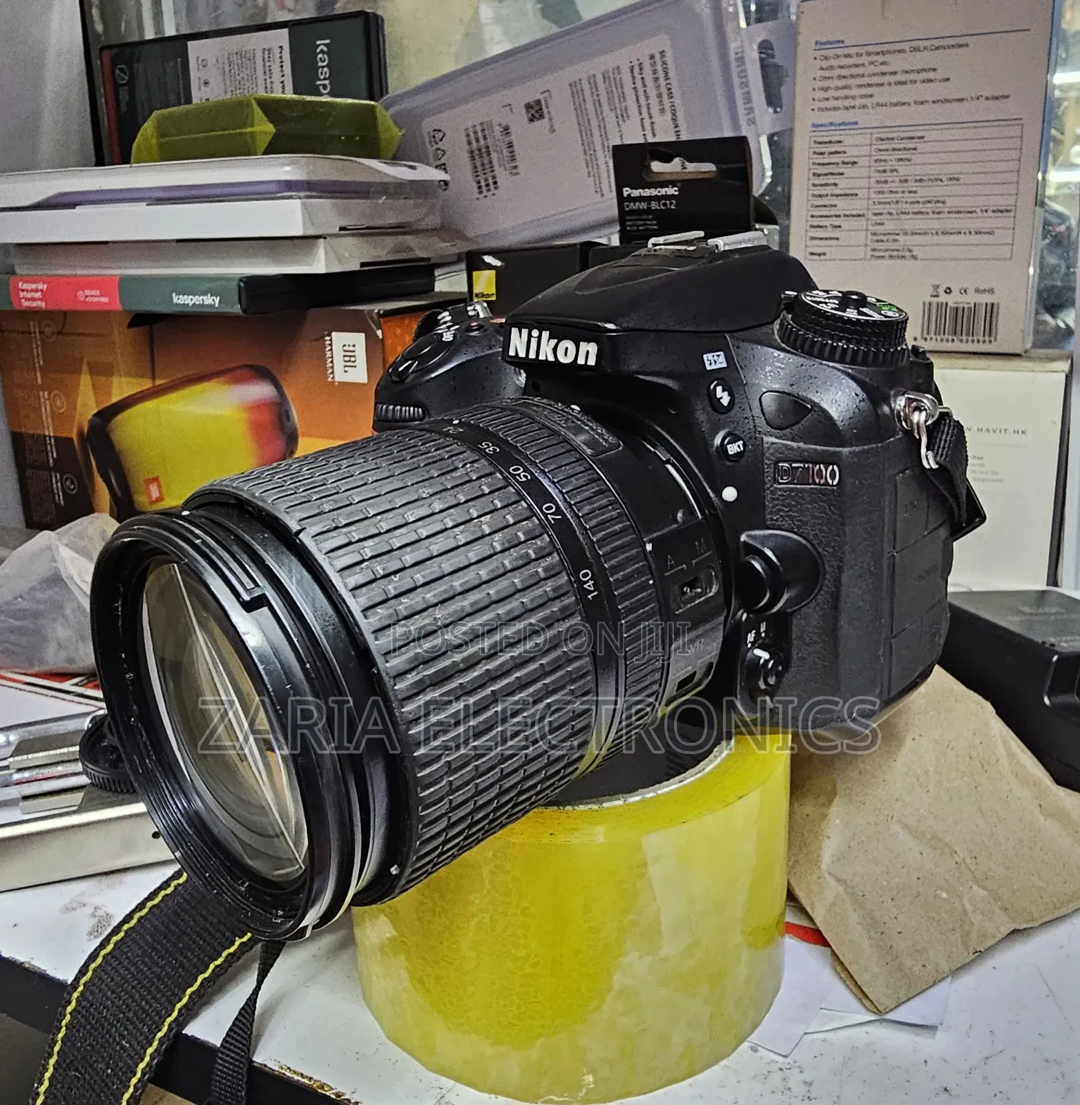 Nikon D7100 Camera With 18-140mm Lens And Silicone Cover