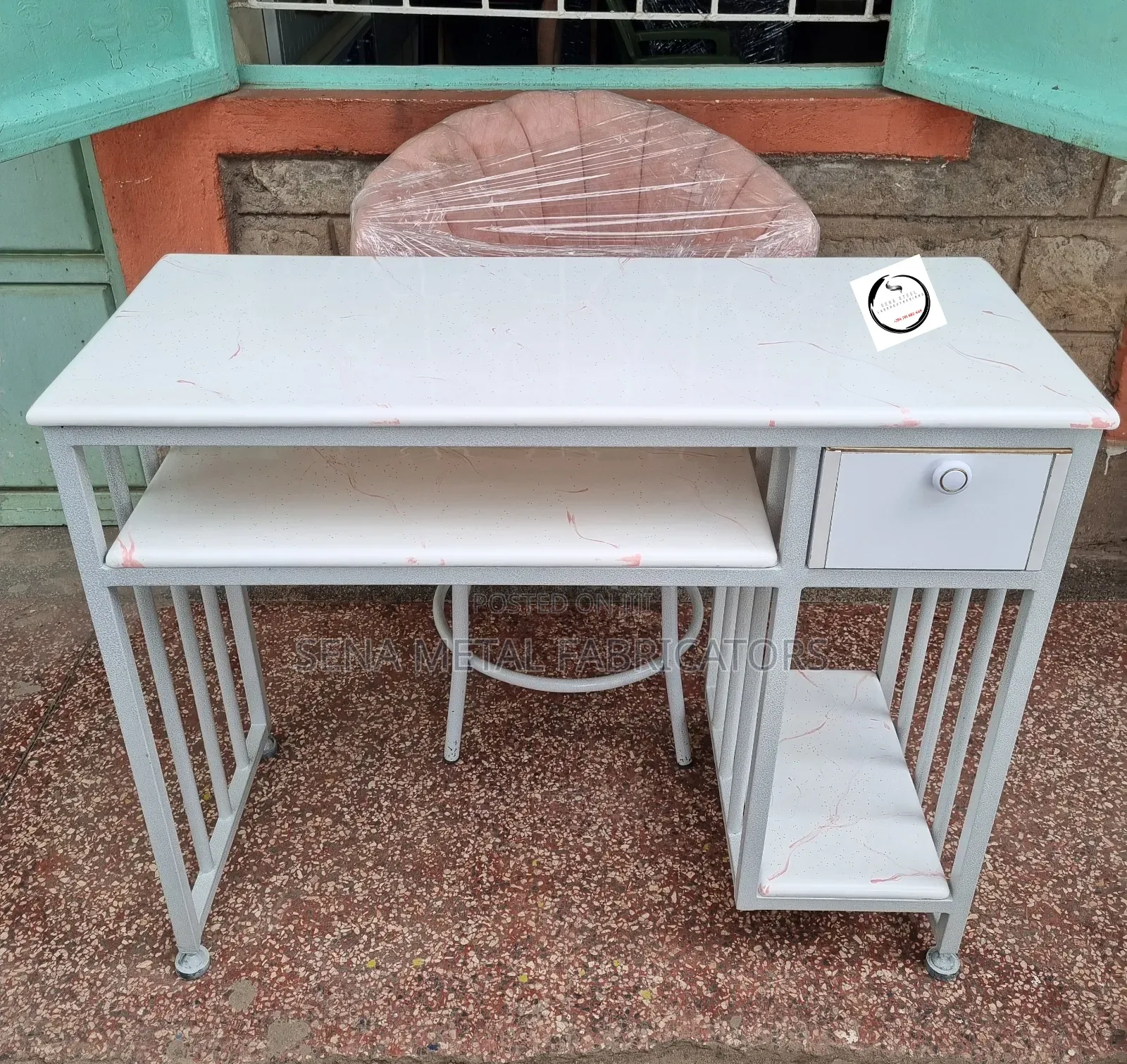 Salon Butterfly Chair and Manicure Table. White and Peach.