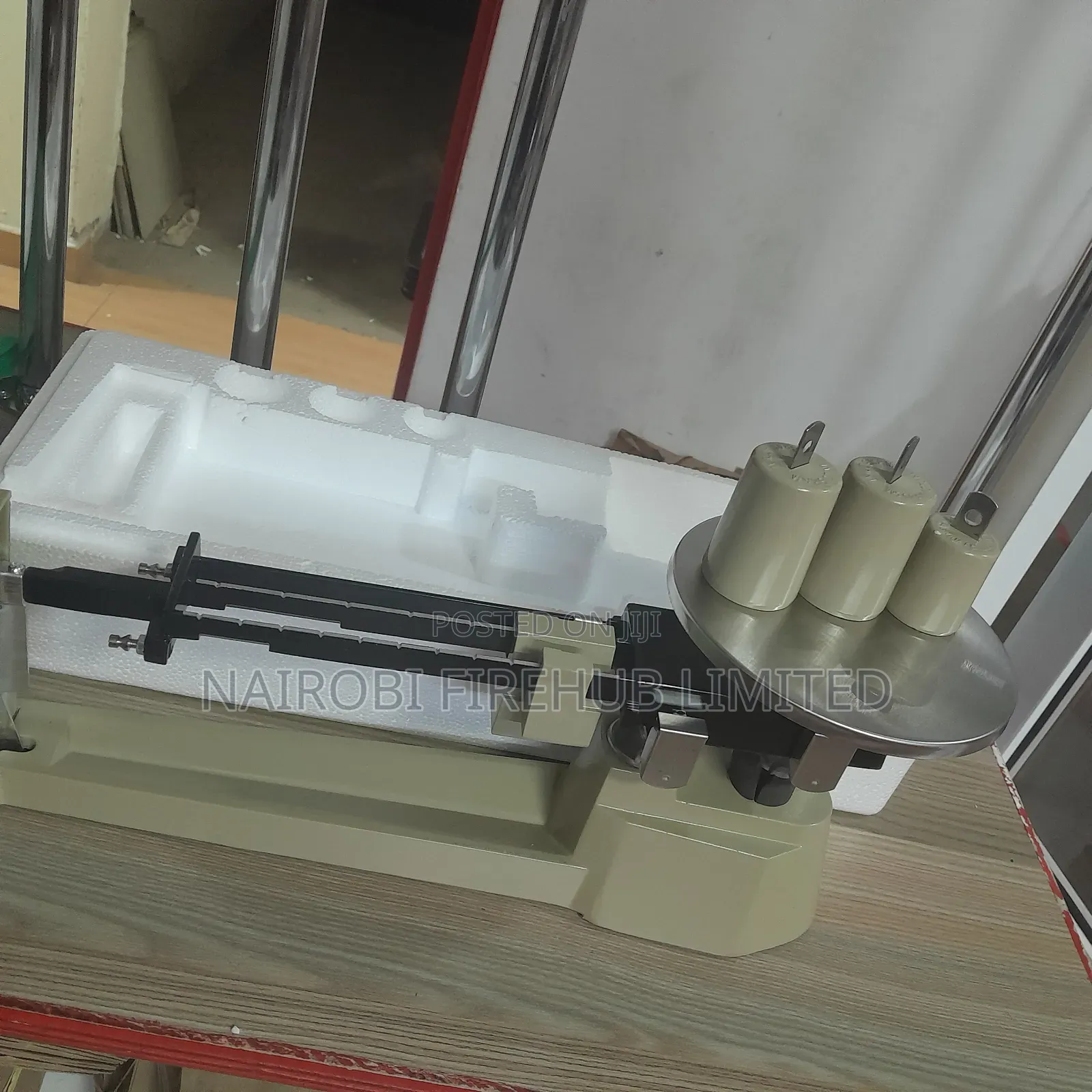 Beam Balance for School Laboratory