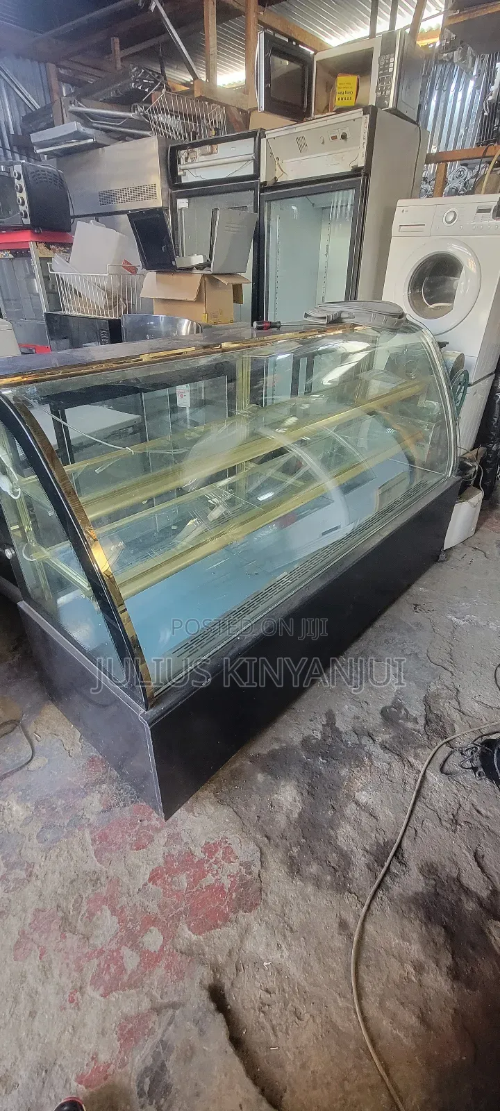 Cake Commercial Chiller