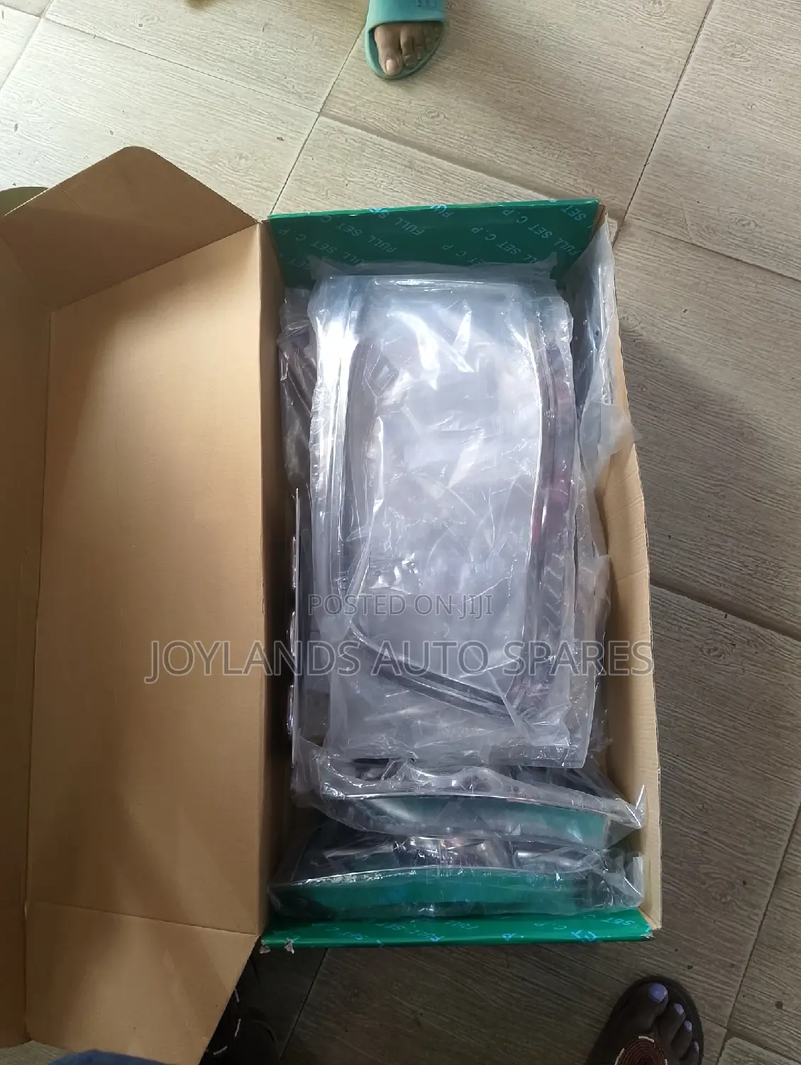 Toyota Hiace 7l 2012 Chrome Kits