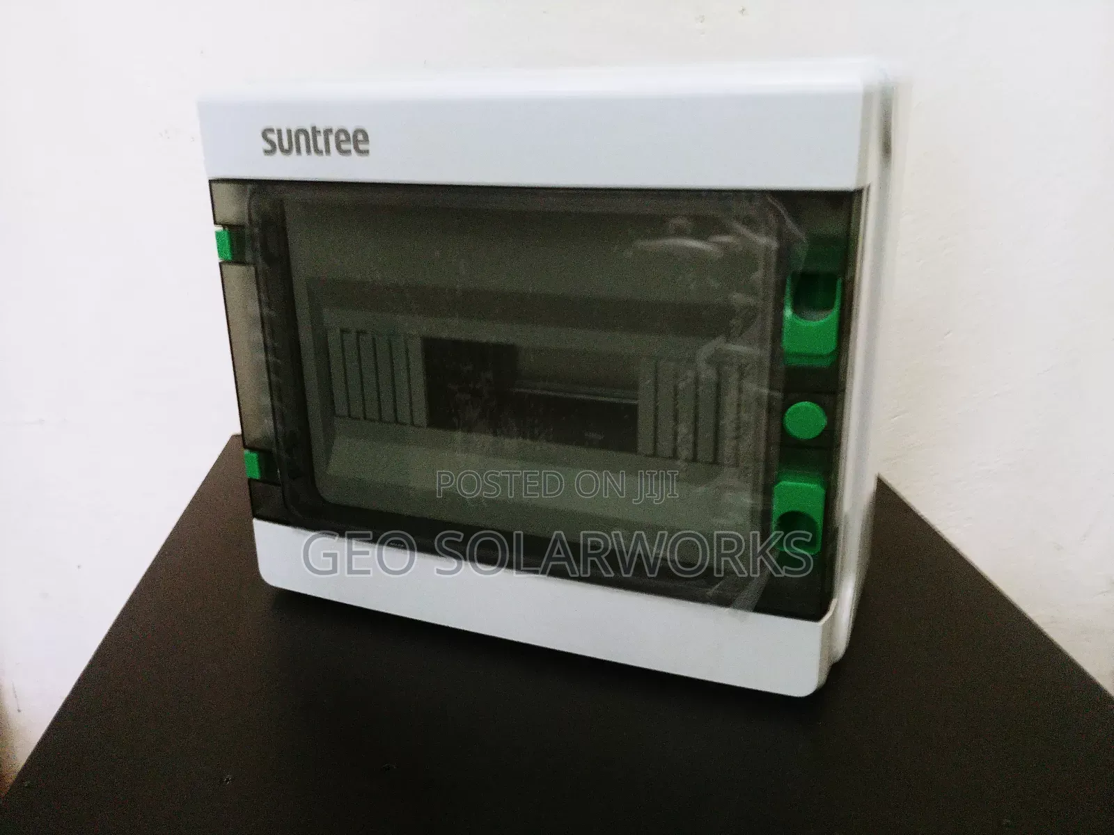 Suntree 12 Way Combiner Box
