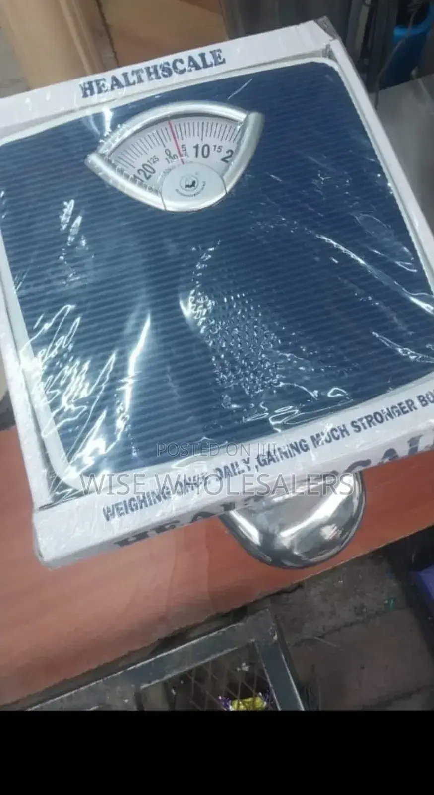 Analogue Weighing Scale With Skid Proof Design• √√