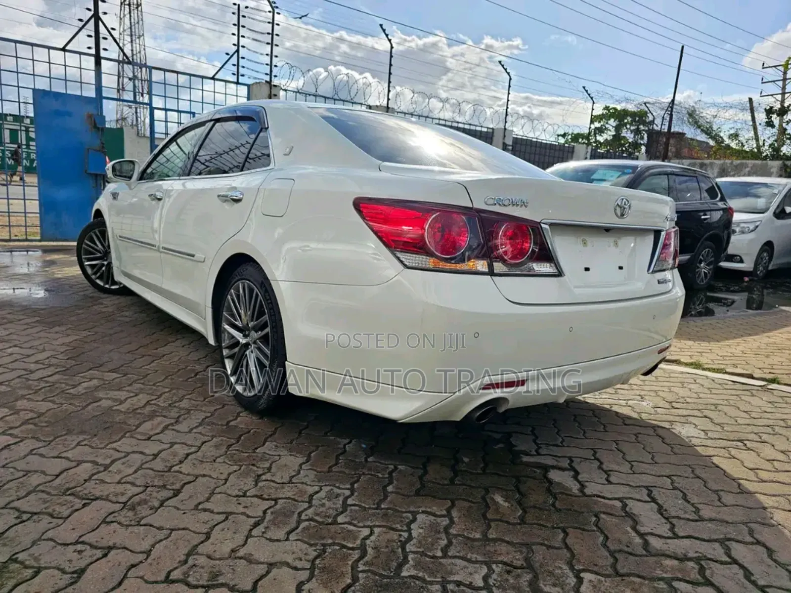 Toyota Crown 2017 White