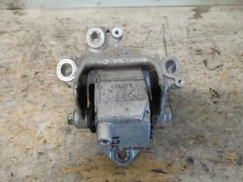 Honda Insight Gearbox Mount.
