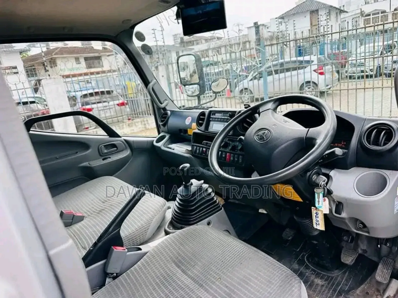 Toyota Dyna 2017 Silver
