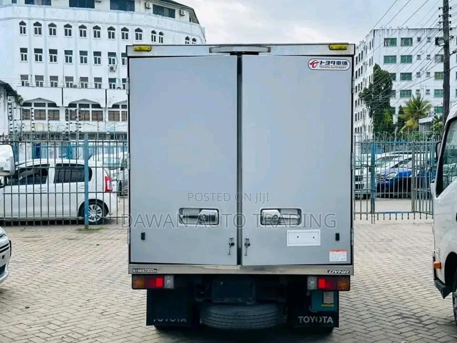 Toyota Dyna 2017 Silver