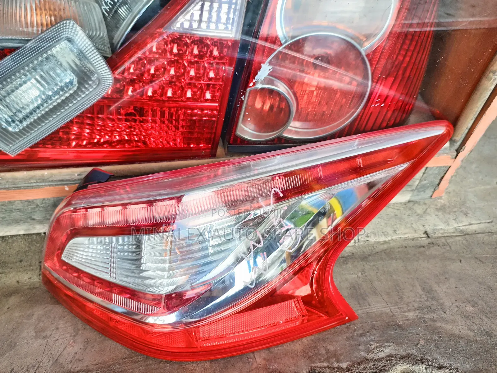Teana 2015 RHS Backlight Complete With Bulbs