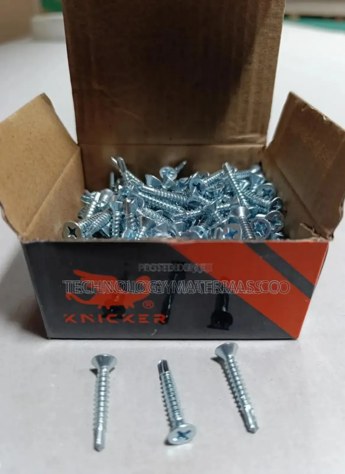 Knicker Self Driving/Tapping Screws M3.9 * 25mm (200pcs/Pkt)
