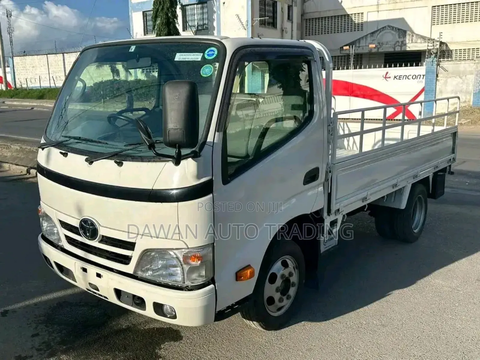 Toyota Dyna 2017 White
