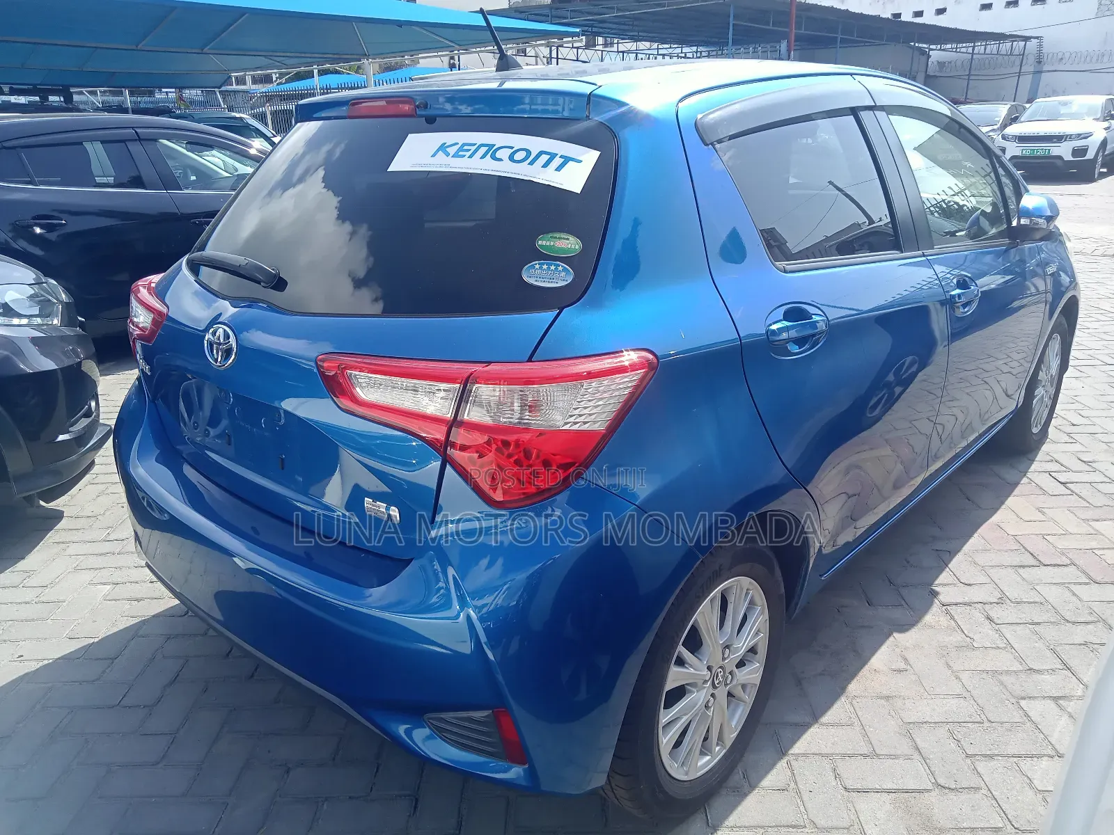 Toyota Vitz 2017 Blue