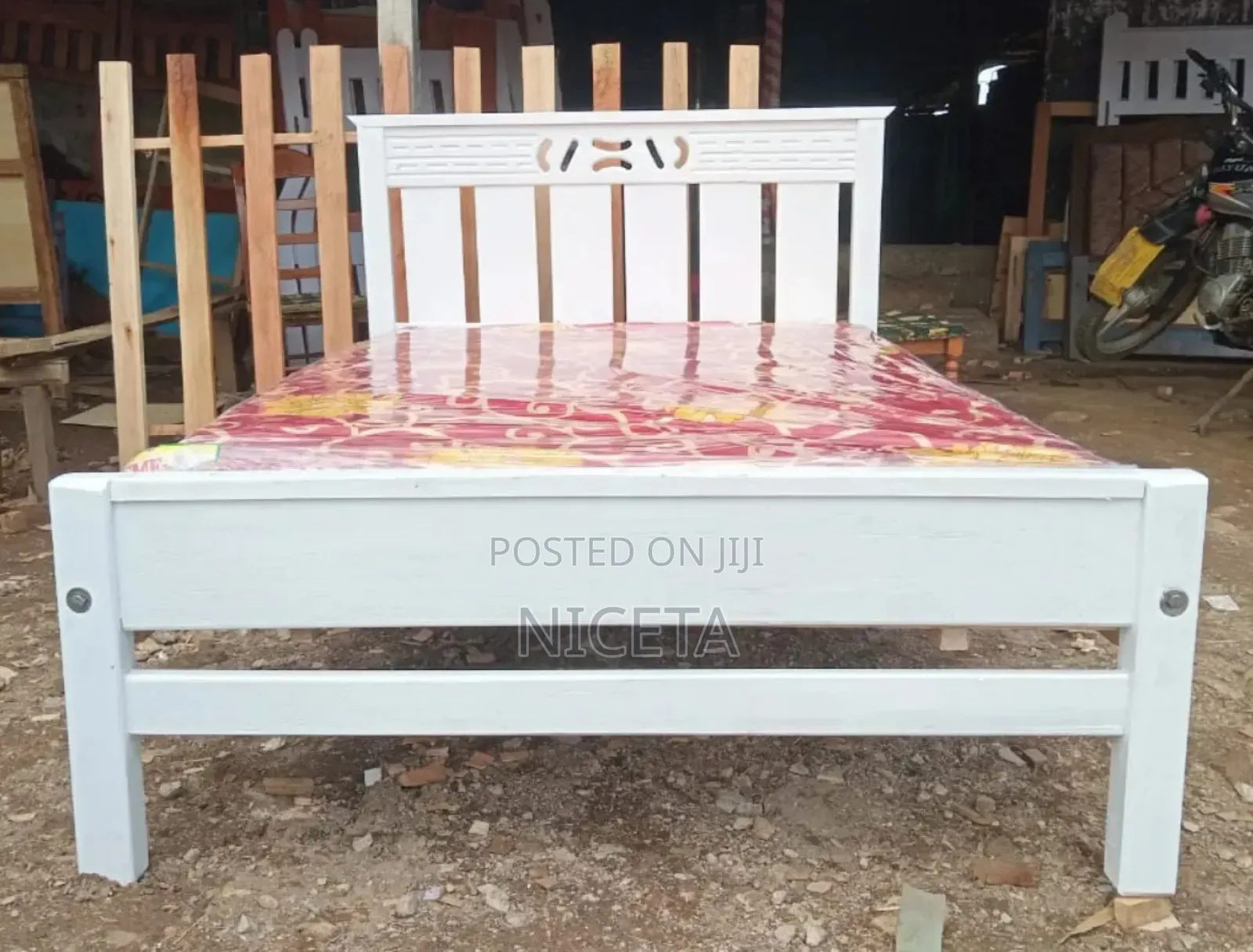 4by6 Hardwood Bed