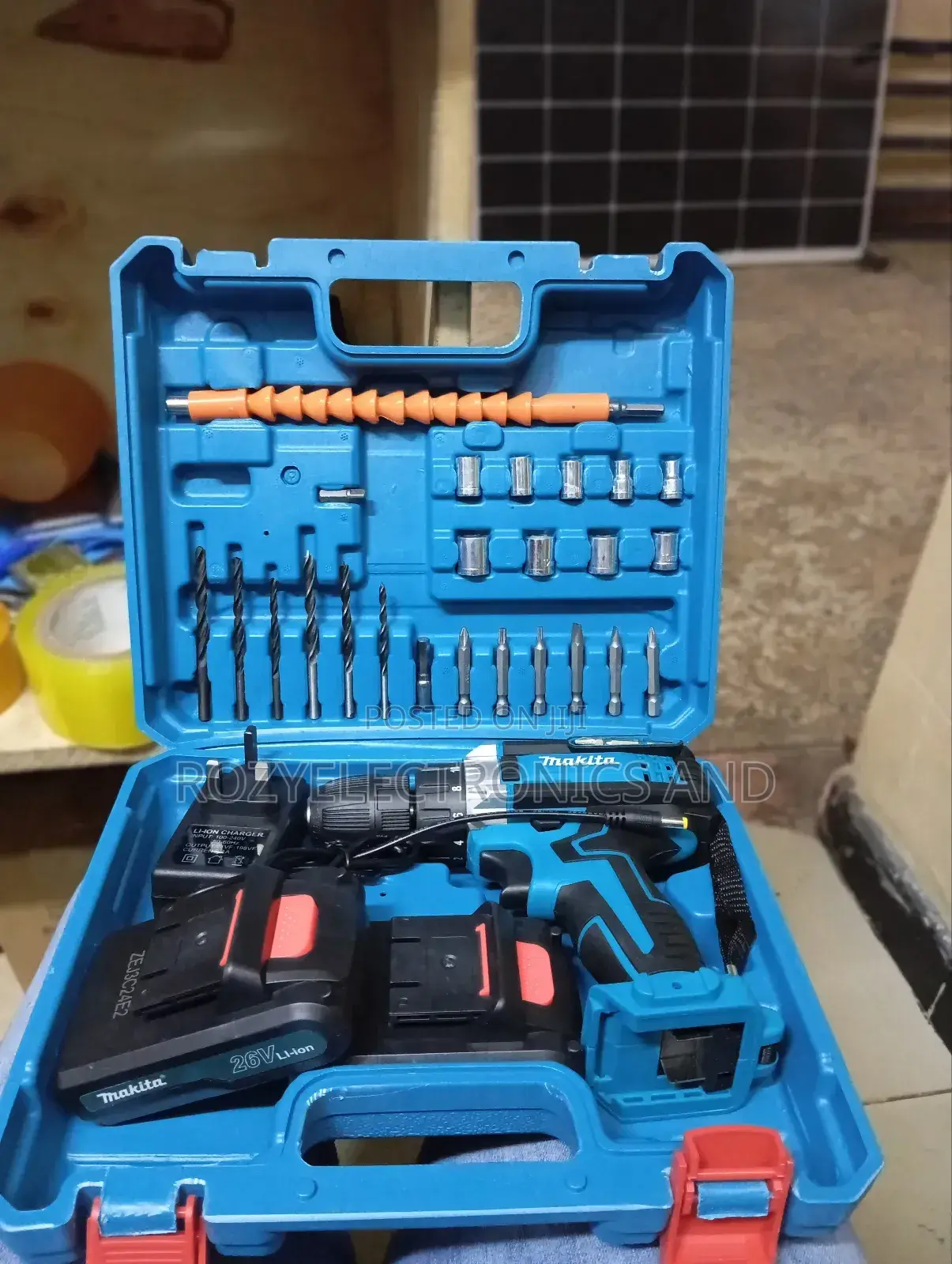 Makita Cordless Drill Set 21v With 2 Battery