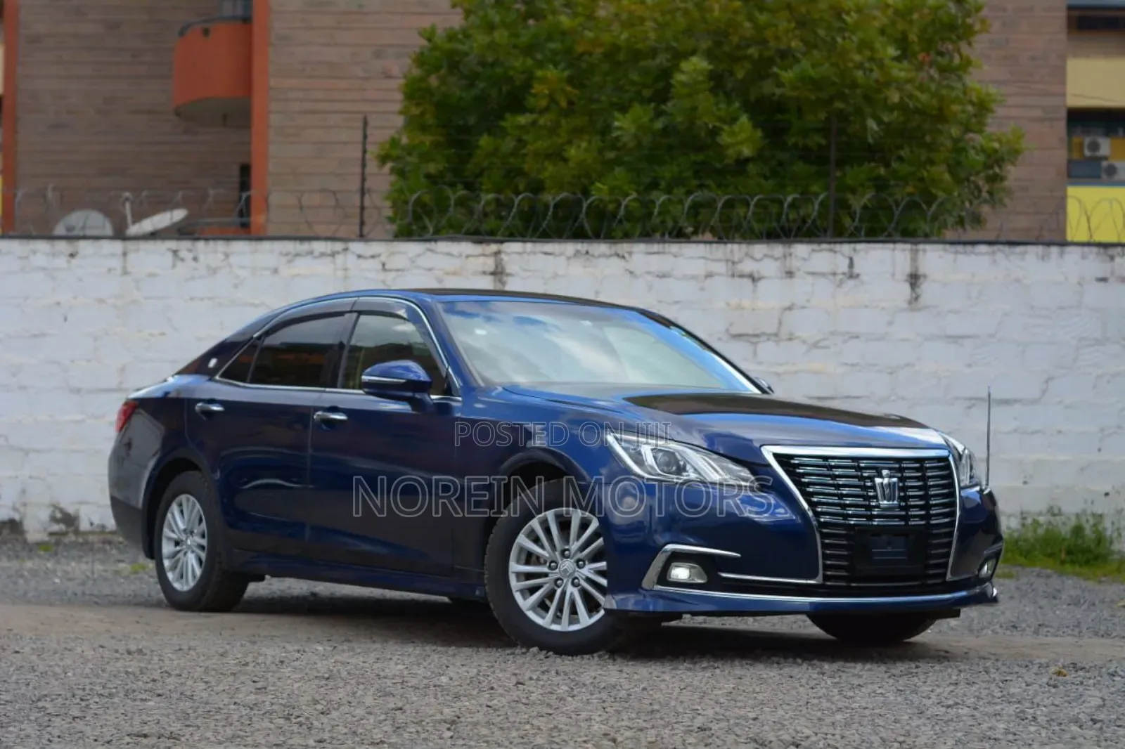 Toyota Crown 2017 Blue