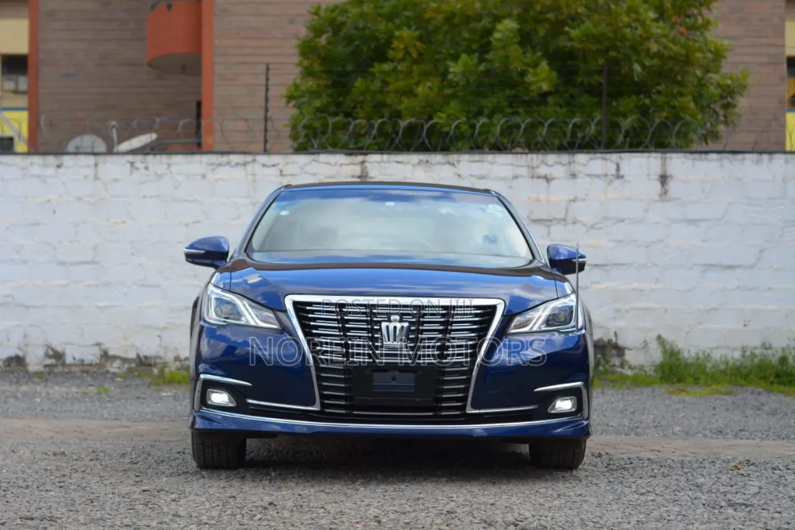 Toyota Crown 2017 Blue