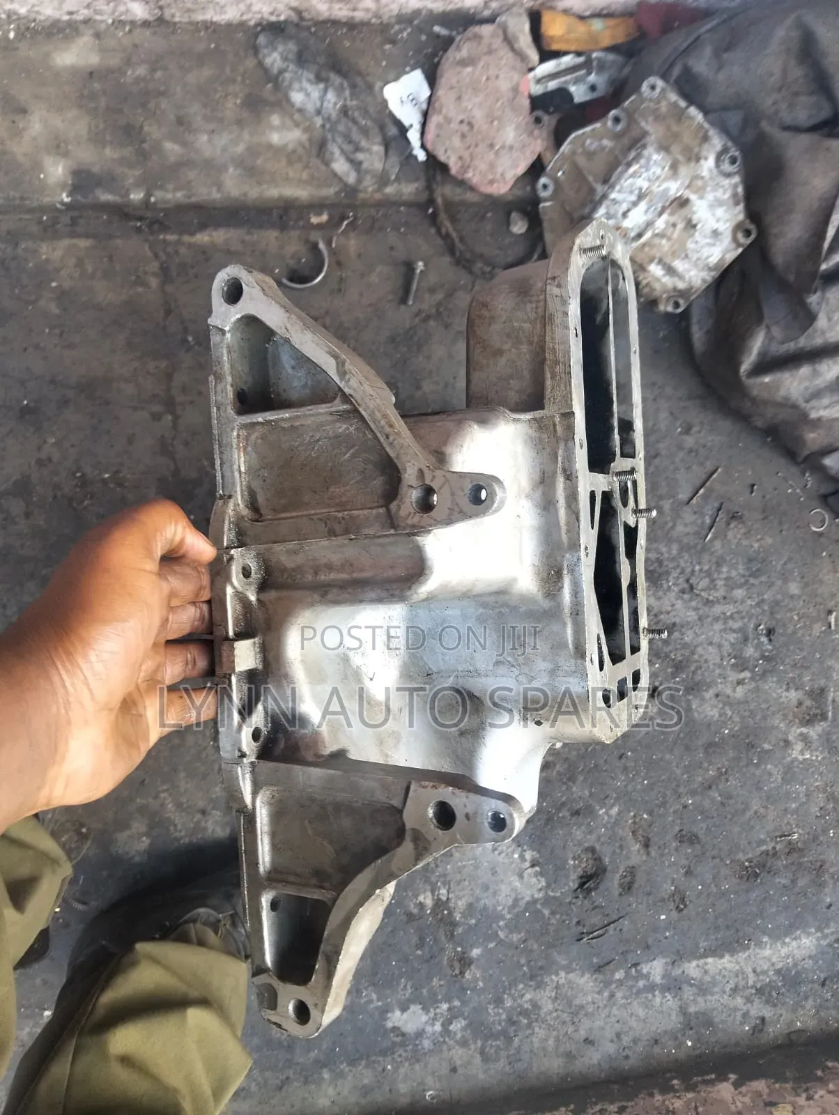 Prado 120 Engine Oil Sample Aluminium
