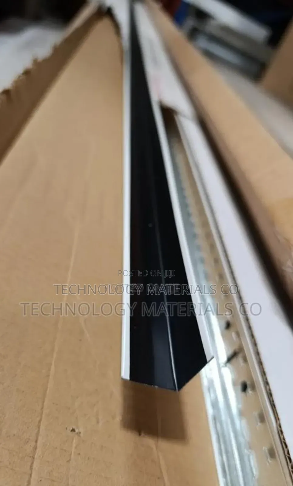 Wall Angle(Ceiling Installation Accessory)[L=3metres]