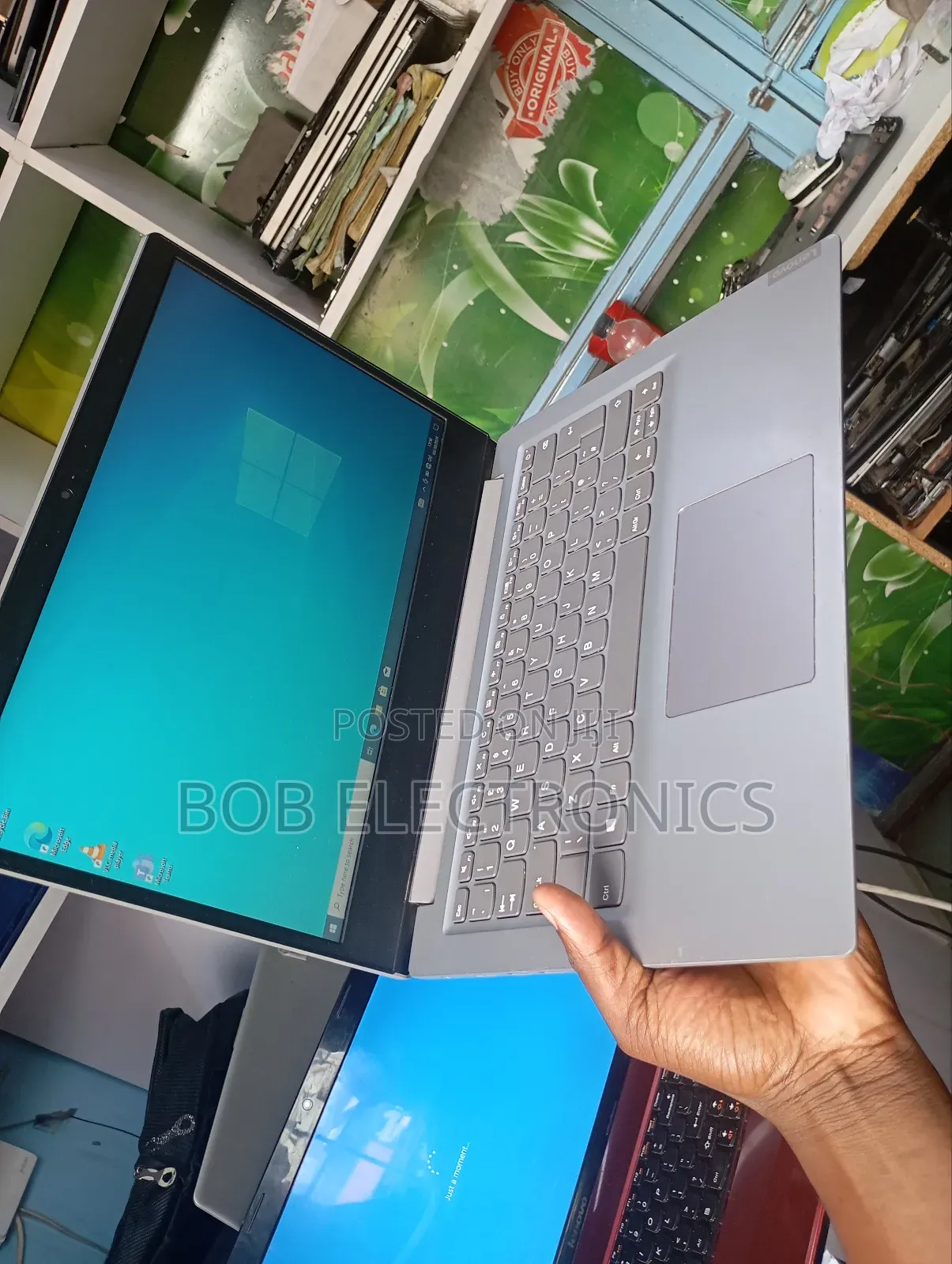Laptop Lenovo IdeaPad 500S 8GB Intel Celeron HDD+SSD 320GB