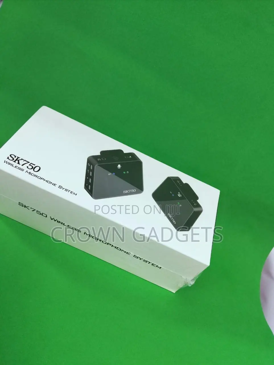 SK750 Compact Wireless Microphone System