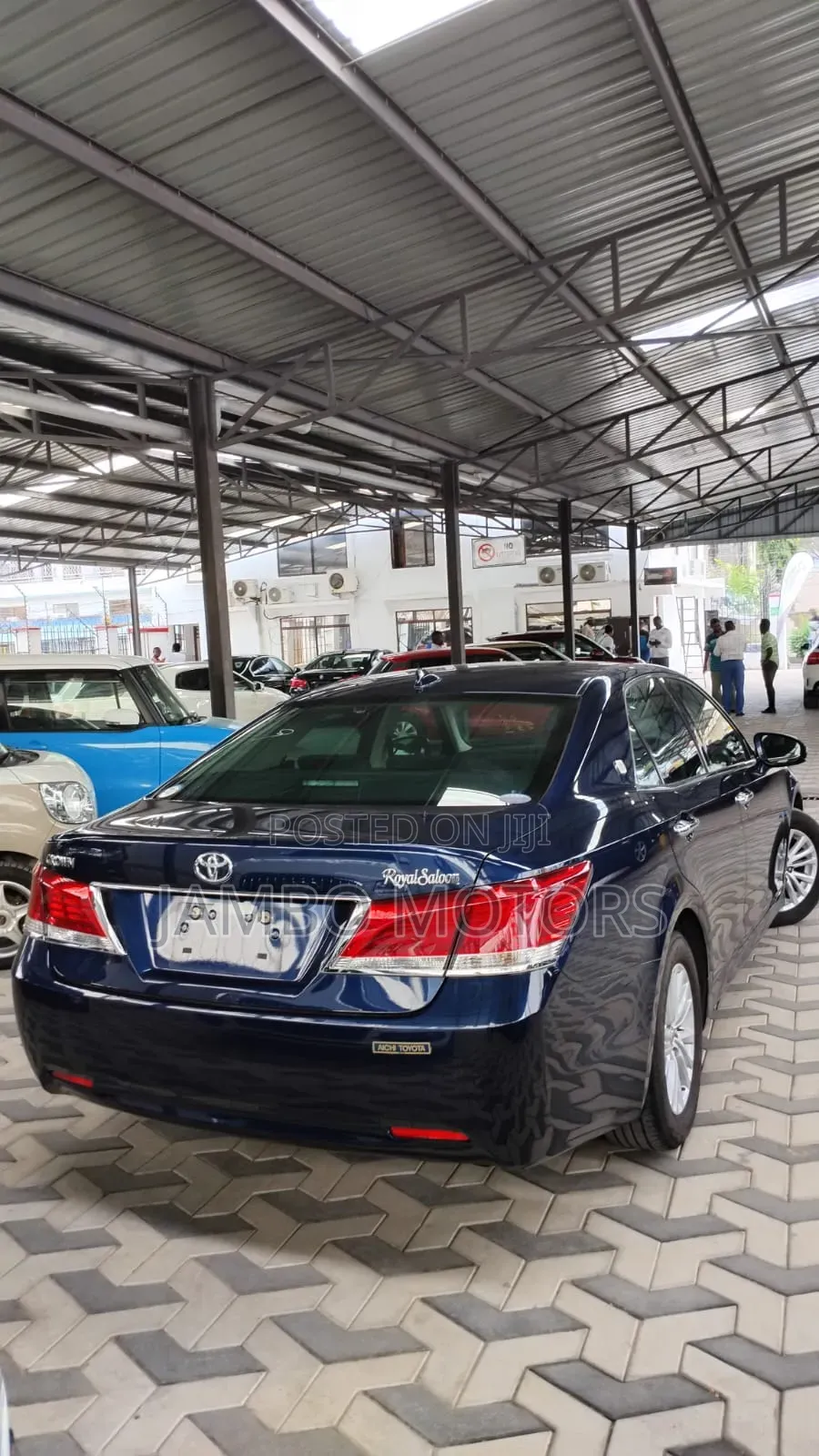 Toyota Crown 2017 Blue