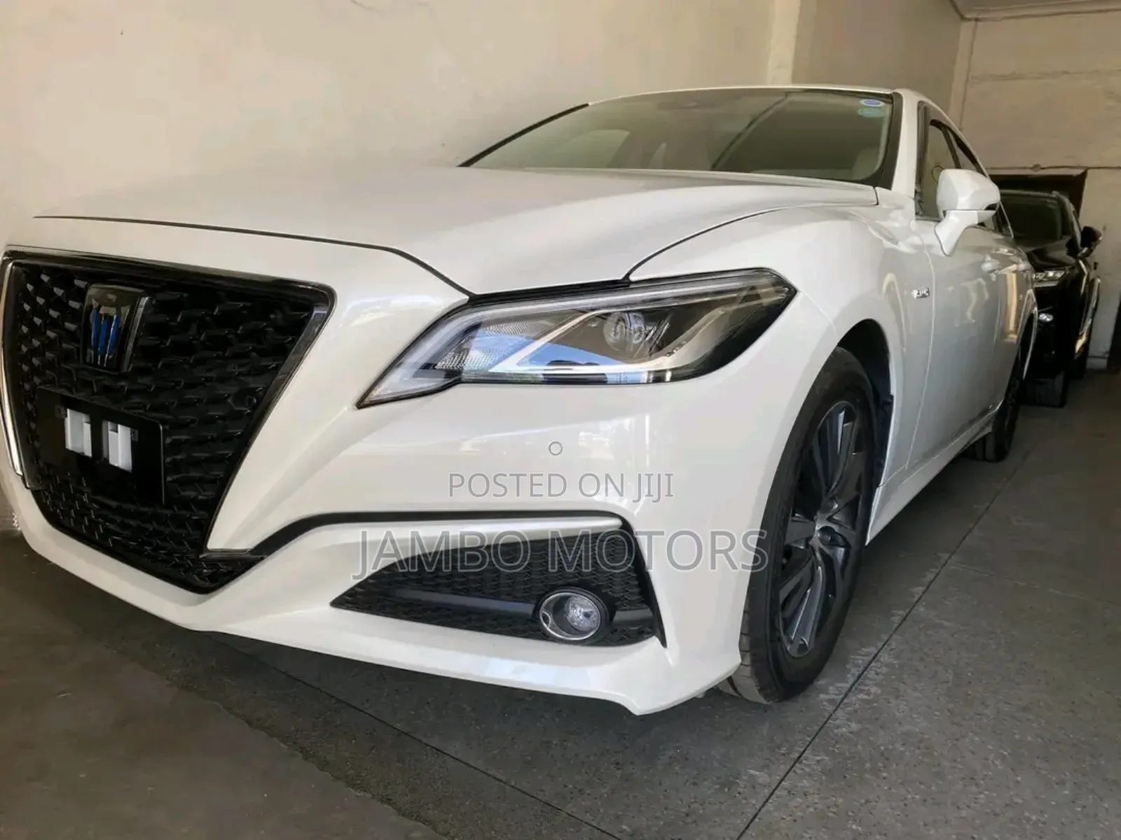 Toyota Crown 2018 White