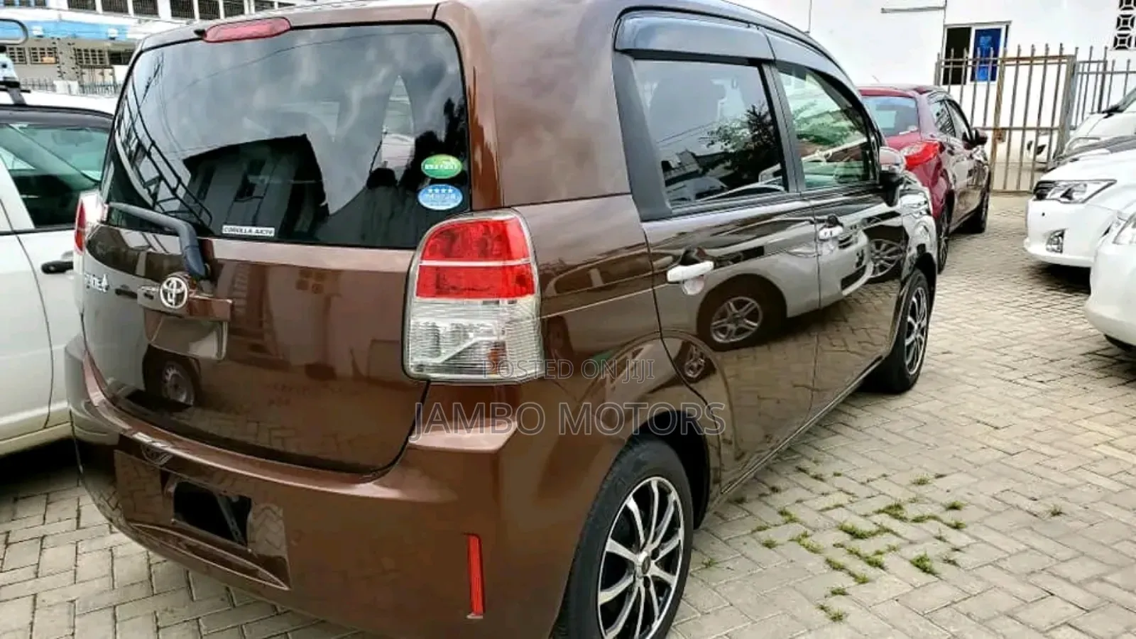 Toyota Spade 1.5 2018 Brown